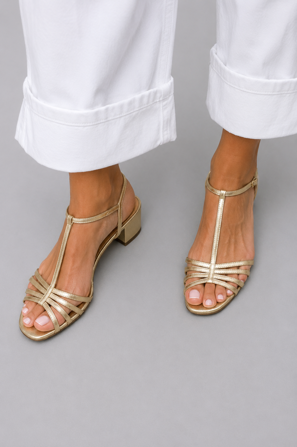 ALLEGRA - Sandalias Doradas Elegantes de Día en color Dorado