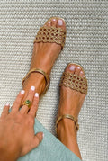 Sandalias Trenzadas Metalizadas de Punta Cuadrada en color Dorado