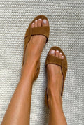 Sandalias Slingback de Ante Bajas con Punta Abierta en color Cuero