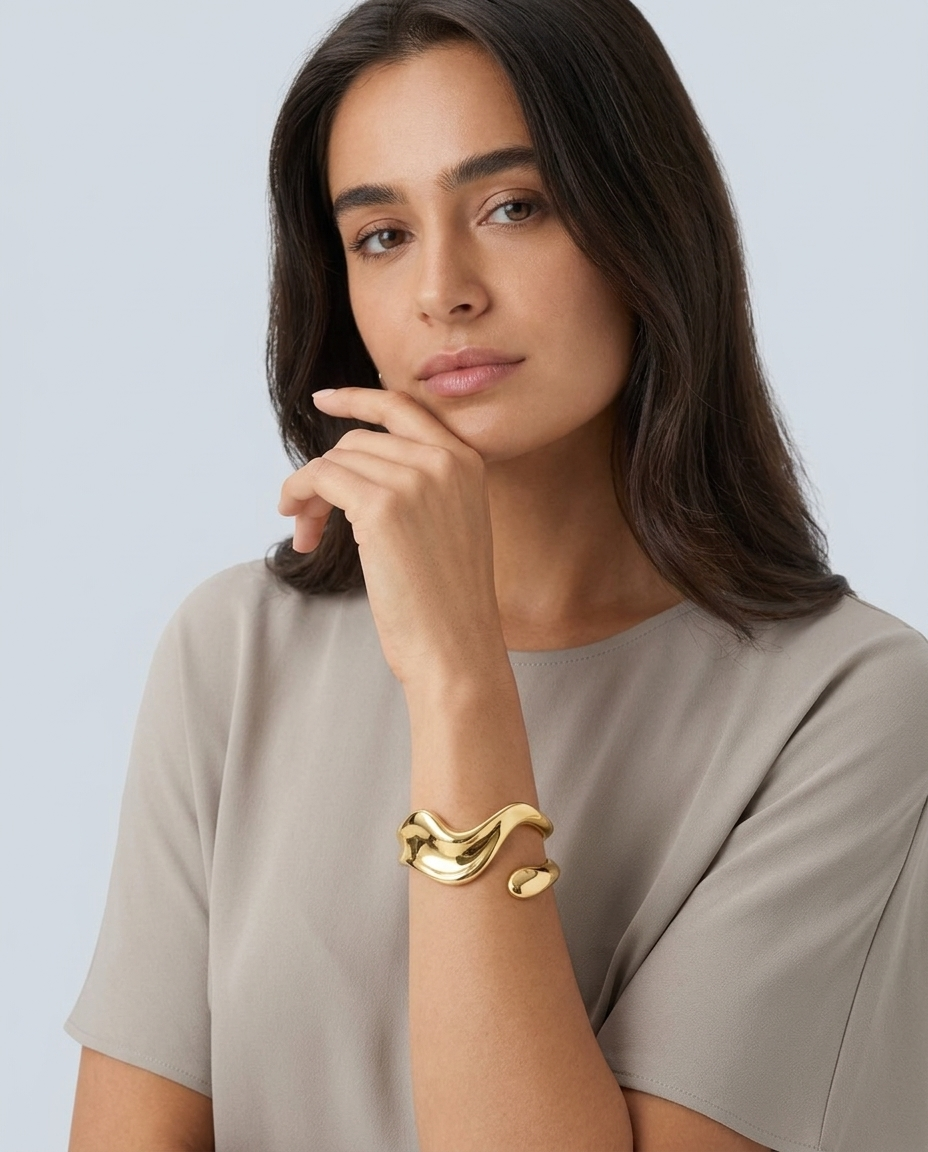 Fluid Cuff dorado - modelo AURA PRADO